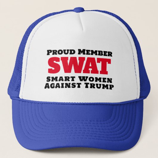 Funny "SWAT: slimme vrouwen tegen Trump" Trucker Pet (Voorkant)