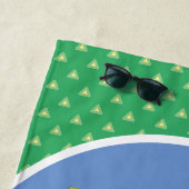 Funny t rex dinosaur cartoon strandlaken (In situ)