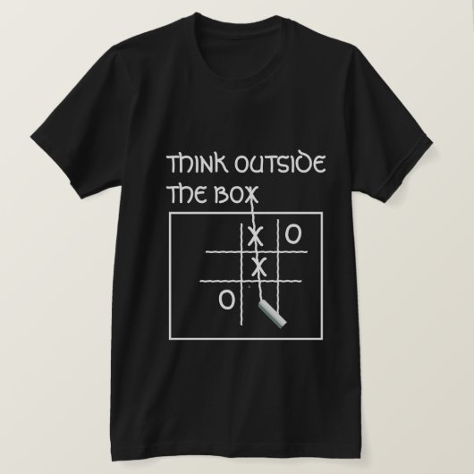 Funny T-shirt denkt buiten blikveld Tic Tac Toe (Design voorkant)
