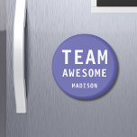 Funny Team Geweldige Paarse Gepersonaliseerde Naam Magneet<br><div class="desc">Het grappige Team Geweldige de Gepersonaliseerde Magneten van de Naam van het Team kenmerkt de tekst "Geweldige Team"met uw gepersonaliseerde naam hieronder op een paarse achtergrond. Personaliseer door de tekst in het verstrekte tekstvakje uit te geven. Ontworpen voor u door ©Evco Studio www.zazzle.com/store/evcostudio</div>