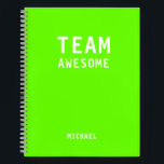Funny Team Persoonlijke Nota's Vergadering van de  Notitieboek<br><div class="desc">Het grappige Team Persoonlijke de Notitieboek van de Vergadering van Nota's kenmerkt de tekst "Geweldige Team"met uw gepersonaliseerde naam hieronder op een gender neutrale neongroene achtergrond. Personaliseer door de tekst in het verstrekte tekstvakje uit te geven. Ontworpen voor u door ©Evco Studio www.zazzle.com/store/evcostudio</div>