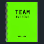 Funny Team Persoonlijke Nota's Vergadering van de  Notitieboek<br><div class="desc">Het grappige Team Persoonlijke Notitieboek van de Vergadering van Nota's kenmerkt de tekst "Geweldige Team"met uw gepersonaliseerde naam hieronder op een neongroene achtergrond. Personaliseer door de tekst in het verstrekte tekstvakje uit te geven. Ontworpen voor u door ©Evco Studio www.zazzle.com/store/evcostudio</div>