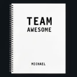 Funny Team Persoonlijke Nota's Vergadering van de  Notitieboek<br><div class="desc">Het grappige Team Persoonlijke Notitieboek van de Vergadering van Nota's kenmerkt de tekst "Geweldige Team"met uw gepersonaliseerde naam hieronder op een witte achtergrond. Personaliseer door de tekst in het verstrekte tekstvakje uit te geven. Ontworpen voor u door ©Evco Studio www.zazzle.com/store/evcostudio</div>