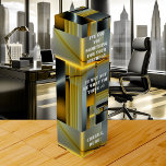 Funny Tech Abstract Art Pattern Wine Gift Box Wijn<br><div class="desc">Wijncadeaudoos met een geometrisch deelpatroon van het technisch ontwerp in gouden,  zwarte en grijze kleuren met uw eigen (grappige of andere) teksten. Leuk voor zijn verjaardag,  zijn pensioen,  zijn Vaderdag of andere viering.</div>