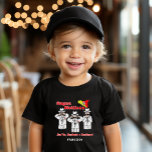 Funny Toddler Sicilian Gezegde Mafia Characters Kinder Shirts<br><div class="desc">Introductie van ons grillige peuter zwart t-shirt - een speelse knipoog naar Siciliaanse humor en erfgoed! Dit amusante shirt toont drie charmante maffia mannen personages in witte pakken en fedora petten. De rode formulering verklaart moedig, "Sugnu Siciliano... nun vio, nun sentu, e nun parru, " humoristisch vertaald naar "Ik ben...</div>