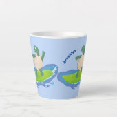 Funny tortoise golf surfende cartoon latte mok (Voorkant)