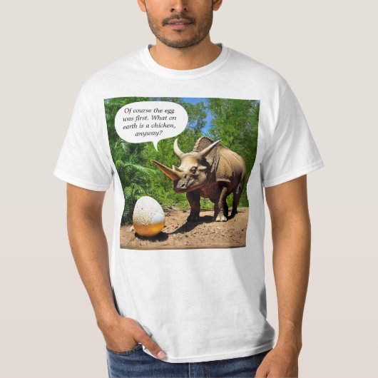 Funny Triceratops Kip Ei Humor Dinosaur T-shirt (Voorkant)
