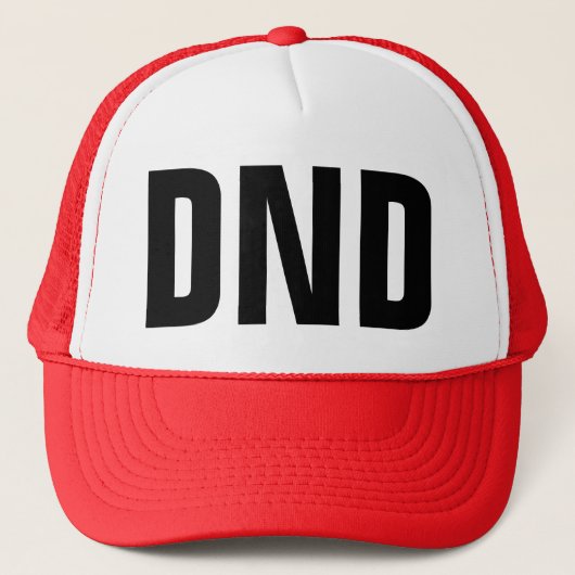 Funny Trucker Hat: "DND" verstoort niet Pet (Voorkant)