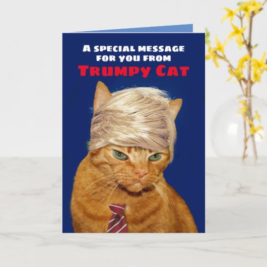 Funny Trumpy Cat Birthday Message Kaart (Gele Bloem)
