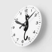 Funny Tuxedo Cat Hanging On Black and White Ronde Klok (Hoek)