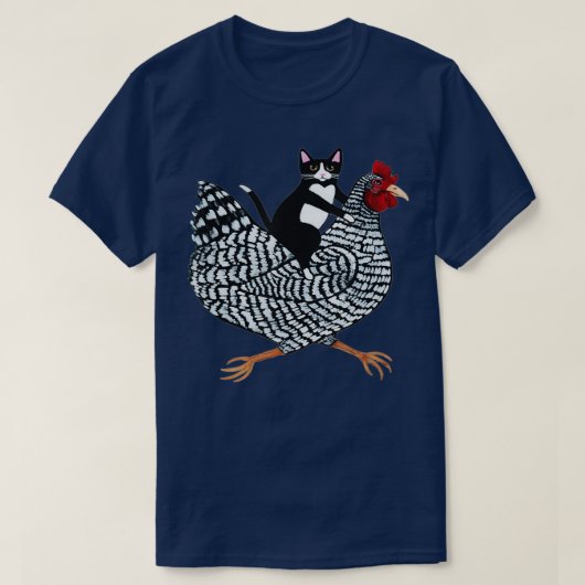 Funny Tuxedo Cat on a Chicken Funny Chicken Gifts T-shirt (Design voorkant)