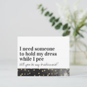 Funny Typography Bridesmaid Voorstel Aankondigingskaart (Staand voorkant)