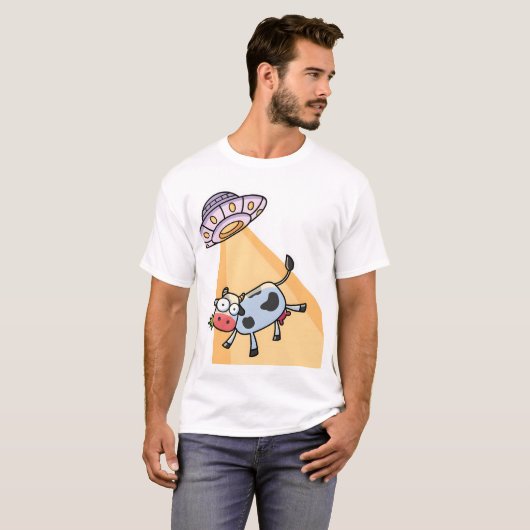 "Funny UFO Cow Abduction Cartoon - Cute Alien & Co T-shirt (Voorkant volledig)