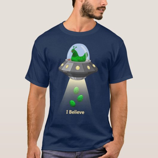 Funny UFO Green Chicken Egg Alien Abduction T-shirt (Voorkant)