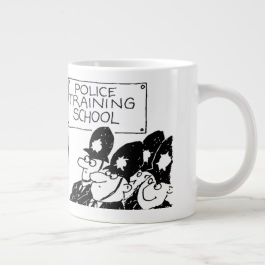 Funny UK Police Training School Grote Koffiekop (Rechts)