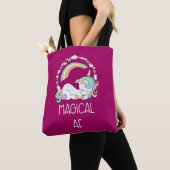 Funny Unicorn Gezegde Magical AF Illustratie Tote Bag (Dichtbij)