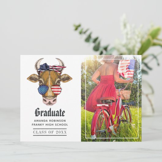 Funny USA Patriotic Koe Afstuderen Foto Aankondiging (Staand voorkant)
