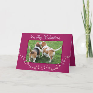 Funny Valentijnsdag Card met Cute Bassets & Bone Feestdagen Kaart