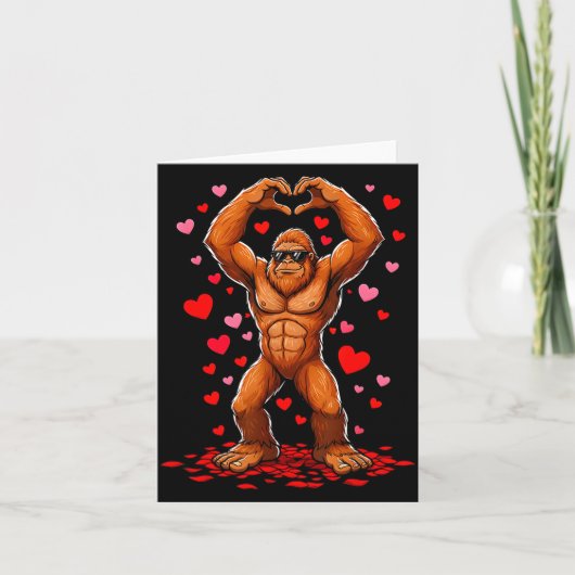 Funny Valentines Day Bigfoot Heart Sungles Sasquat Kaart (Voorkant)