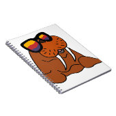 Funny Walrus die zonnebrillen draagt Notitieboek (Rechterzijde)