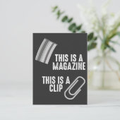 Funny Weapon Humor Rifle Pun Magazine Clip Briefkaart (Staand voorkant)