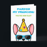 Funny White French Bulldog Frenchie Birthday Kaart<br><div class="desc">Als je iemand kent die van franse stierenhonden houdt en een goed gevoel voor humor heeft, is deze grappige frenchie verjaardagskaart ideaal voor het sturen naar hen op hun speciale dag. Het ontwerp is voorzien van een cartoon-achtige illustratie van een witte, gekleurde franse buldog met een pet van een partij...</div>