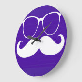 Funny White Mustache Glasses on Paars Background Grote Klok (Hoek)