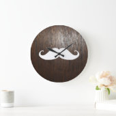 Funny White Mustache over de achtergrond van eiken Grote Klok (Huis)