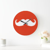 Funny White Mustache over Oranje Red Grote Klok (Huis)