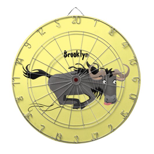 Funny wildebeest running cartoon illustration dartbord (Voorkant)