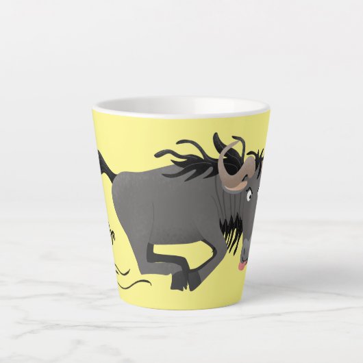 Funny wildebeest running cartoon illustration latte mok (Voorkant)