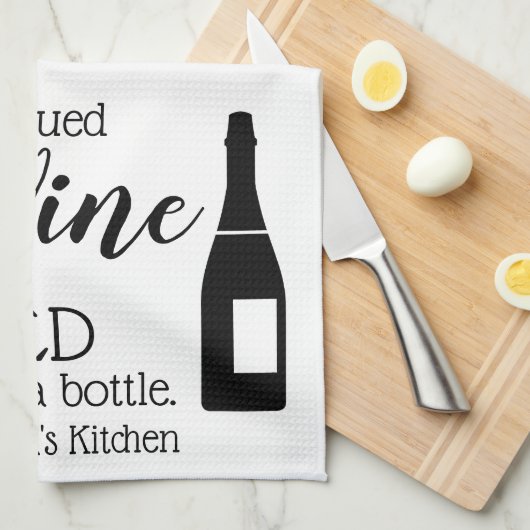 Funny Wine Gezegde Quote uit fles Theedoek (Quarter Fold)
