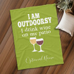 Funny Wine Quote - Ik drink wijn op mijn geduld Fleece Deken<br><div class="desc">Een beetje drink humor die je kunt doorgeven aan je wijnliefhebbende vriendinnen. Laat ze lachen met een grappig cadeau of een witte olifant. Ik ben buitenshuis - ik drink wijn op mijn geduld.</div>