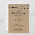 Funny Wine Sip Sip Hooray Baby shower Kaart<br><div class="desc">Met de hand getekende wijntoast op een wonderlijk rustige kraft-achtergrond. Sip,  sip,  Hoi. Coördinerende items zijn beschikbaar in het Collectie 'Rustic Winery on Kraft Background' in mijn winkel.</div>