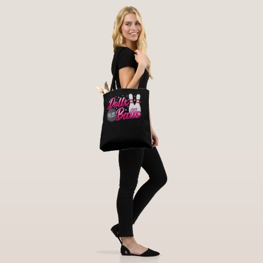 Funny Women Bowling Team Dolls met ballen Tote Bag (Op model)