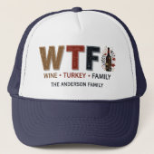 Funny WTF Wine Turkey Family Thanksgiving Trucker Pet (Voorkant)