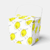 Funny Yellow Cartoon Birds Doodle Drawing  Bedankdoosjes (Voorkant Zijde)