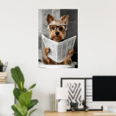 Funny Yorkie Bathroom Print, Reading Newspaper Poster (Thuiskantoor)