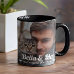 Fur-ever Love Photo Dog of Cat Lover Mok<br><div class="desc">Verwen jezelf met de Mok Fur-Ever Love Photo Collage, speciaal ontworpen voor honden- en kattenliefhebbers. Met een aanpasbare lay-out waar u uw favoriete huisdierenfoto's kunt laten zien, waardoor een hartverwarmend eerbetoon aan uw harige metgezel ontstaat. De mok is versierd met een subtiele pootafdruk overlay, wat een extra vleugje charme toevoegt....</div>
