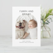 Furry and Bright Christmas Baby en hondenfoto Feestdagenkaart (Staand voorkant)