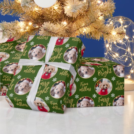 Furry & Bright Dog Foto met kerstsnowflake Green Cadeaupapier (Feestdagen)