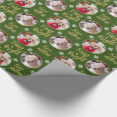 Furry & Bright Dog Foto met kerstsnowflake Green Cadeaupapier (Hoek)