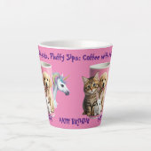 Furry Friends, Fluffy Sips: Koffie met een Knuffel Latte Mok (Voorkant)