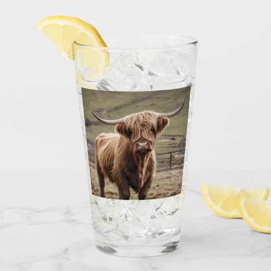 **"Furry Majesty: The Woolly Brown Highland Koe"** Glas (Voorkant ijs)