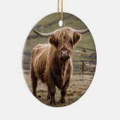 **"Furry Majesty: The Woolly Brown Highland Koe"** Keramisch Ornament (Rechts)