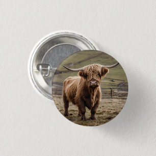 **"Furry Majesty: The Woolly Brown Highland Koe"** Ronde Button 3,2 Cm