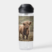 **"Furry Majesty: The Woolly Brown Highland Koe"** Waterfles (Achterkant)