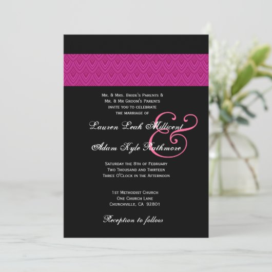 Fuschia Feathered Chevron Black Wedding Monogram Kaart (Staand voorkant)