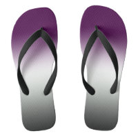 futuristisch model van teenslippers