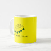 Fuzzy Express® Gadsden Flag Brick Joke Geel Koffiemok (Voorkant links)